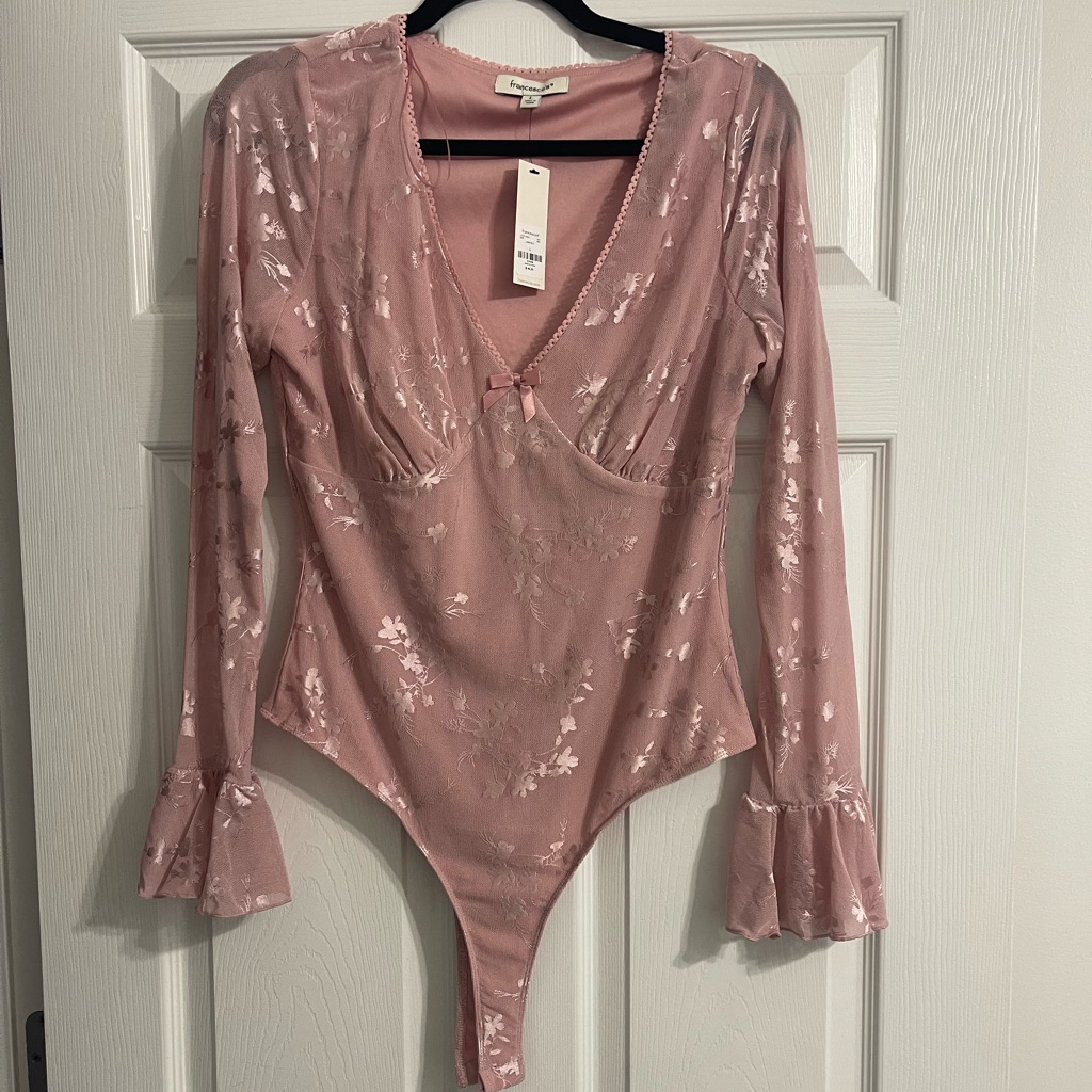 Francesca's Collections Floral Lace Bodysuit In Soft Pink